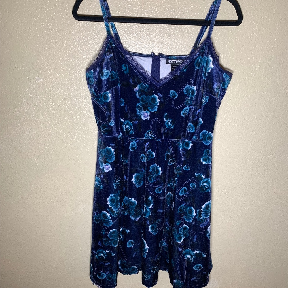 Hot Topic velvet floral midi dress